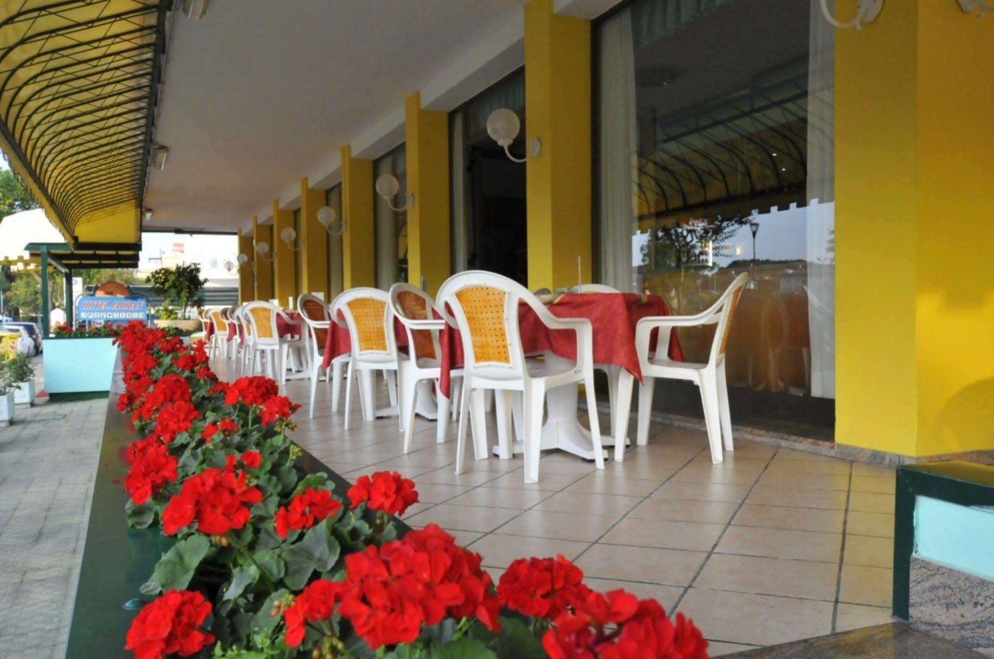 Hotel Jadran Lido di Jesolo Exterior photo