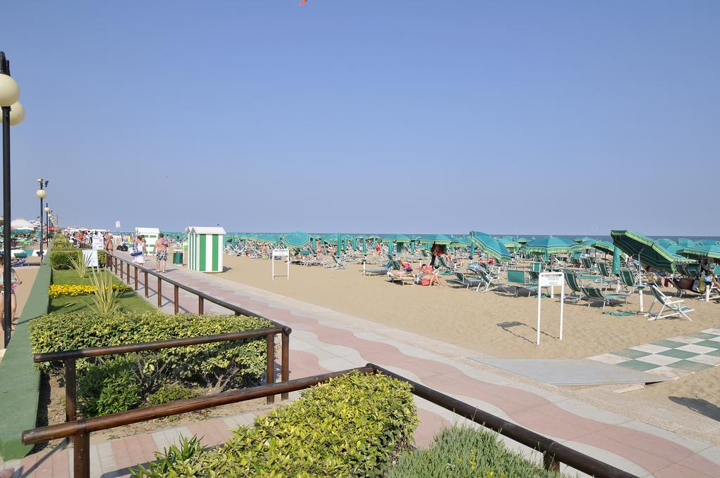 Hotel Jadran Lido di Jesolo Exterior photo